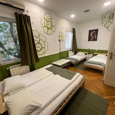 Cabbage Hostel-2